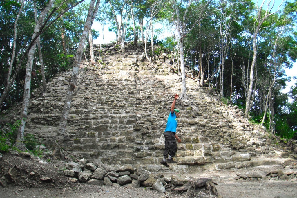 Slackling Trekking To El Mirador