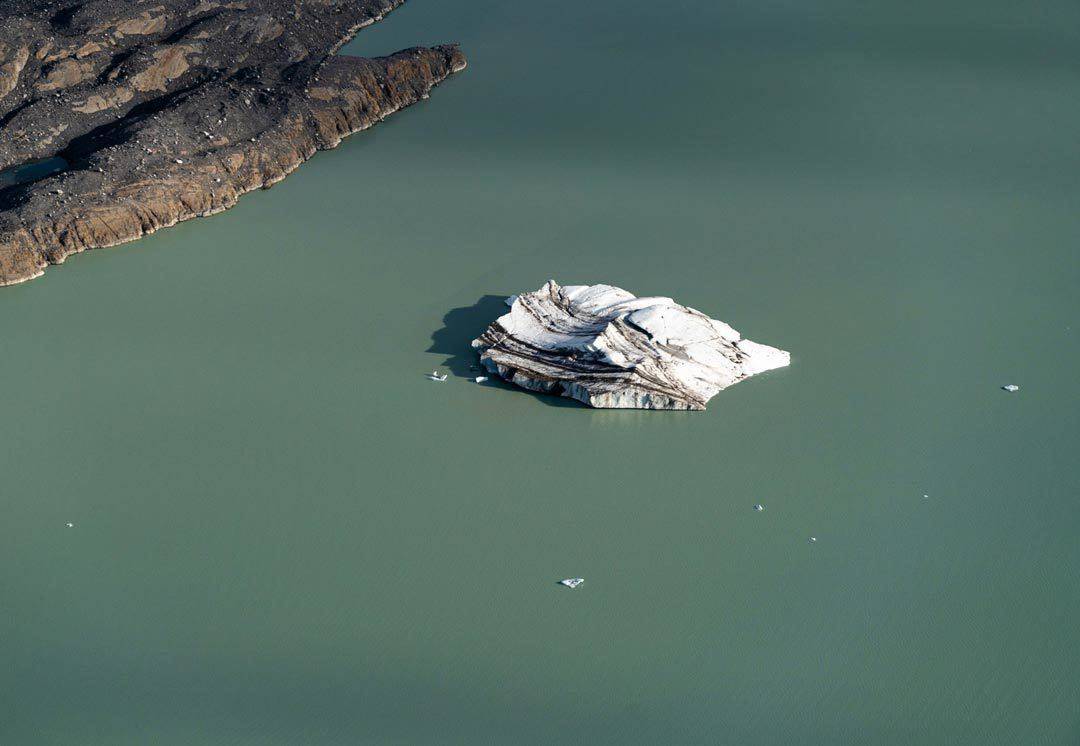 Iceberg Lake Kluane Flightseeing