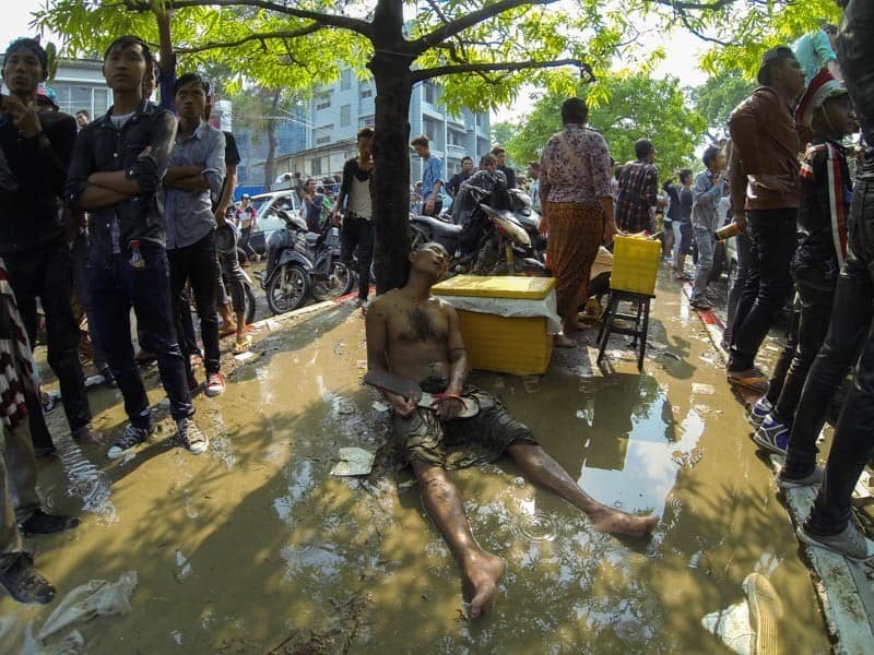 Cut Back On Alcohol Tips For Sticking To A Travel Budget