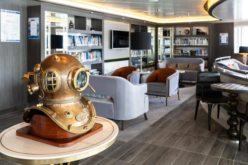 Library On The Sylvia Earle.