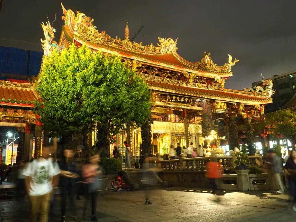 Long Shan Temple