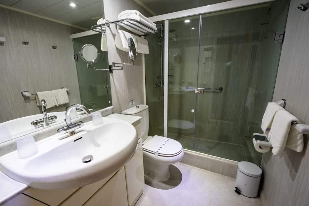 Bathroom Skorpios Iii Kaweskar Route