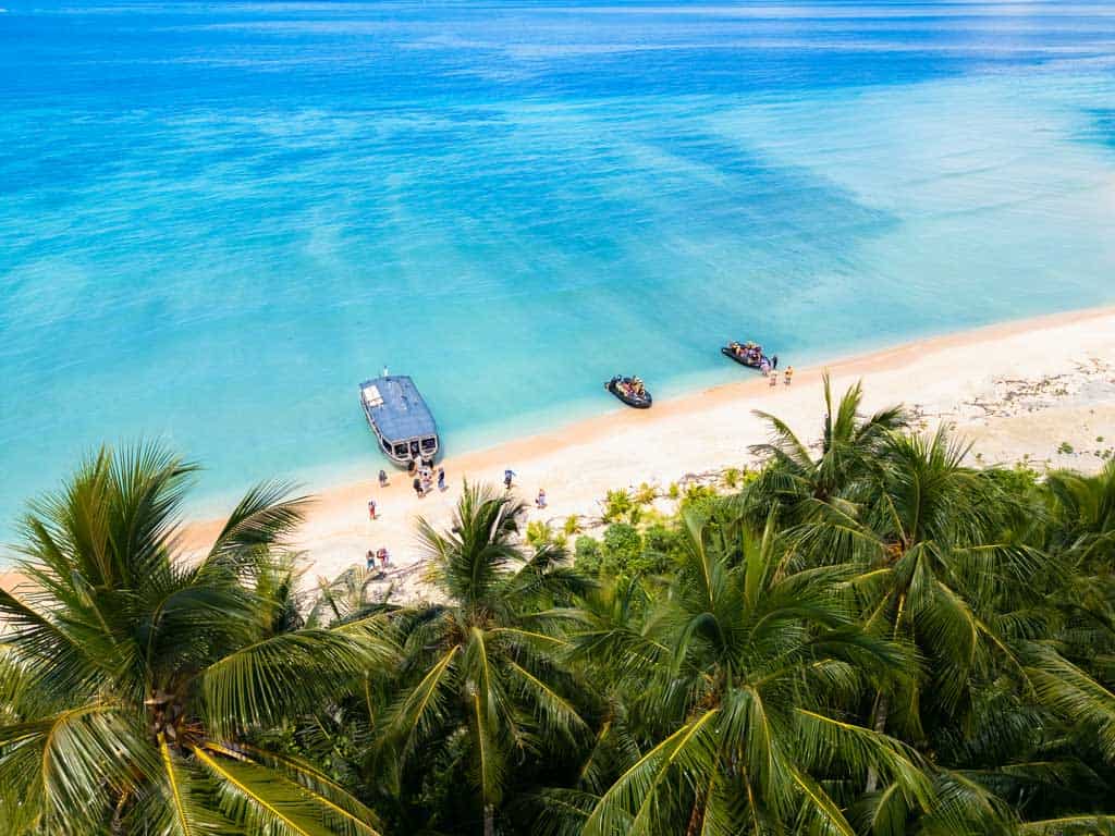 Xplorers Coming Into The Bay