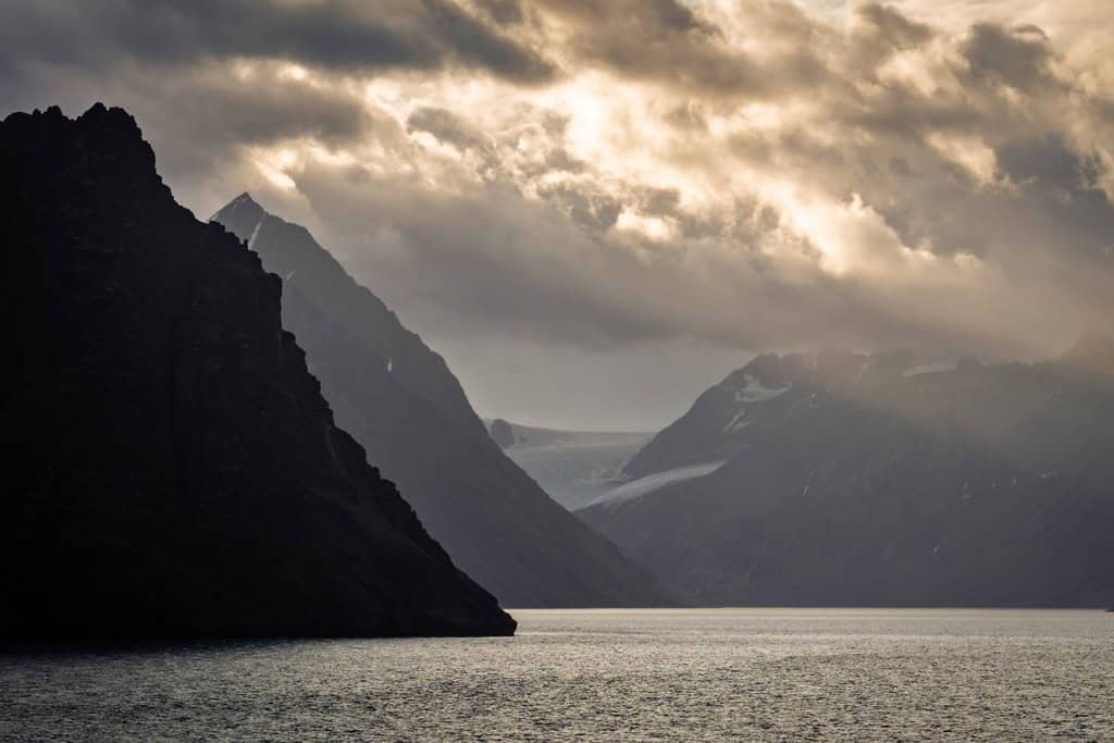 Lilliehöökbreen Glacier Mountain Views
