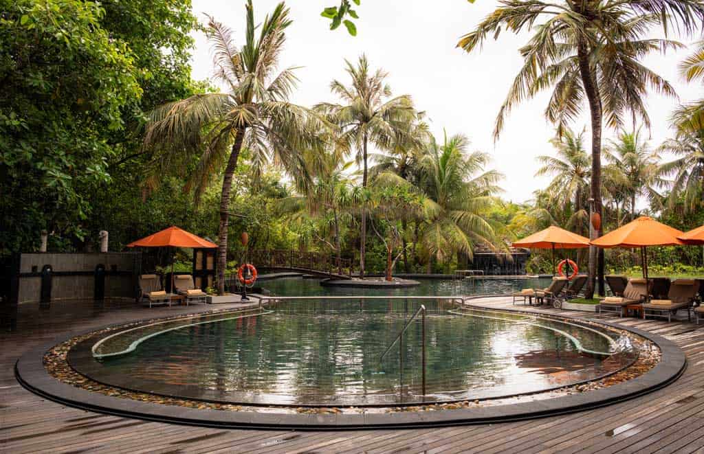 Fluid Pool Iru Fushi